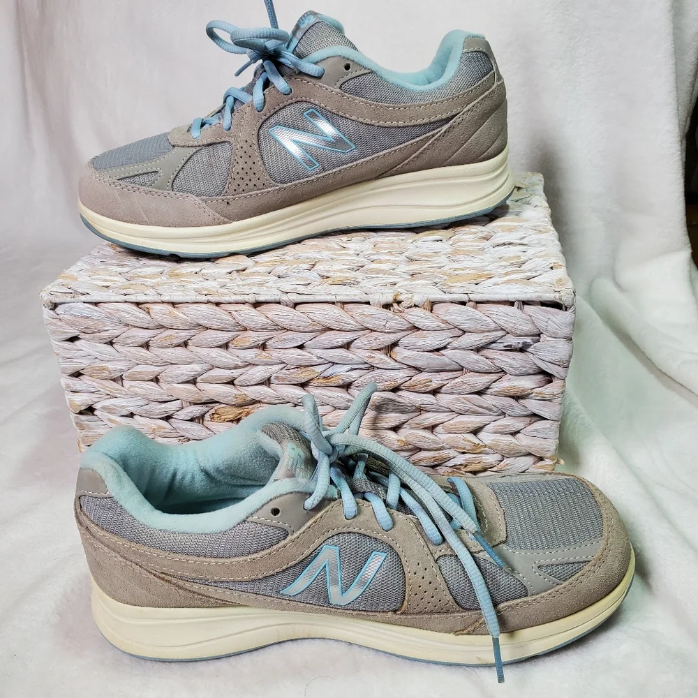 New Balance‎ Gray Blue Suede Comfort  Sneakers Size 9.5 Activewear Athleisure